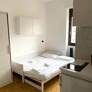 lovely-well-located-studio-sammartini.it-lombardy.com/